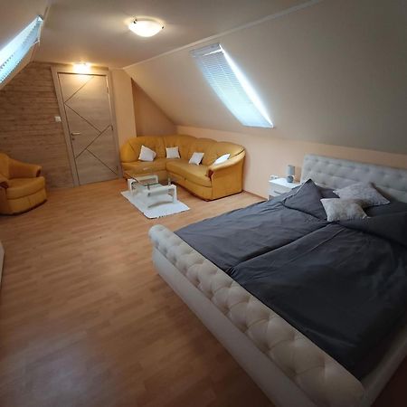 Nikolux Apartman Hajdúszoboszló المظهر الخارجي الصورة