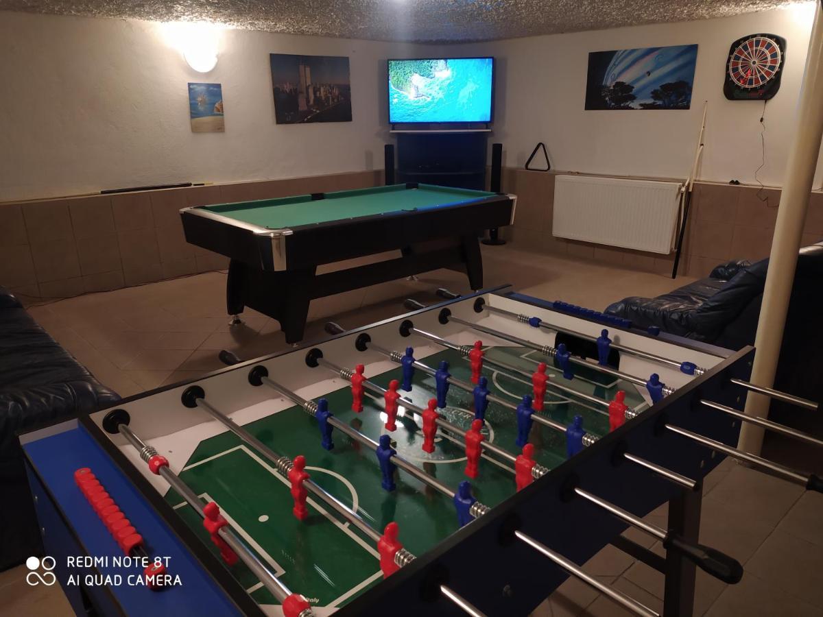 Nikolux Apartman Hajdúszoboszló المظهر الخارجي الصورة