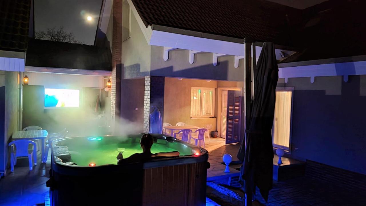 Nikolux Apartman Hajdúszoboszló المظهر الخارجي الصورة