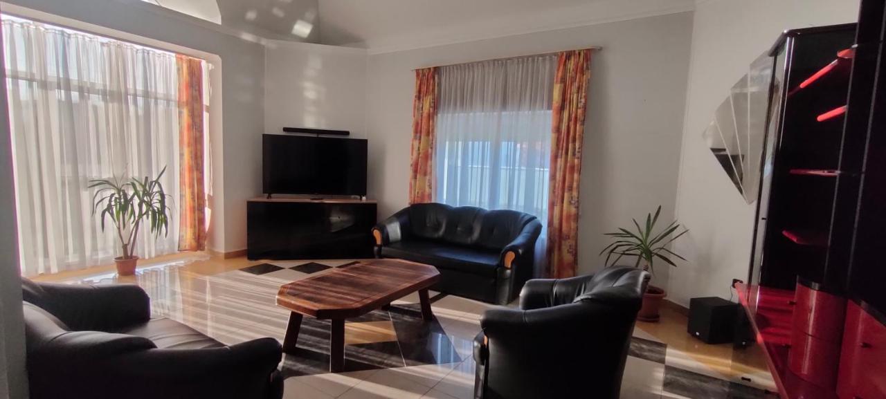 Nikolux Apartman Hajdúszoboszló المظهر الخارجي الصورة