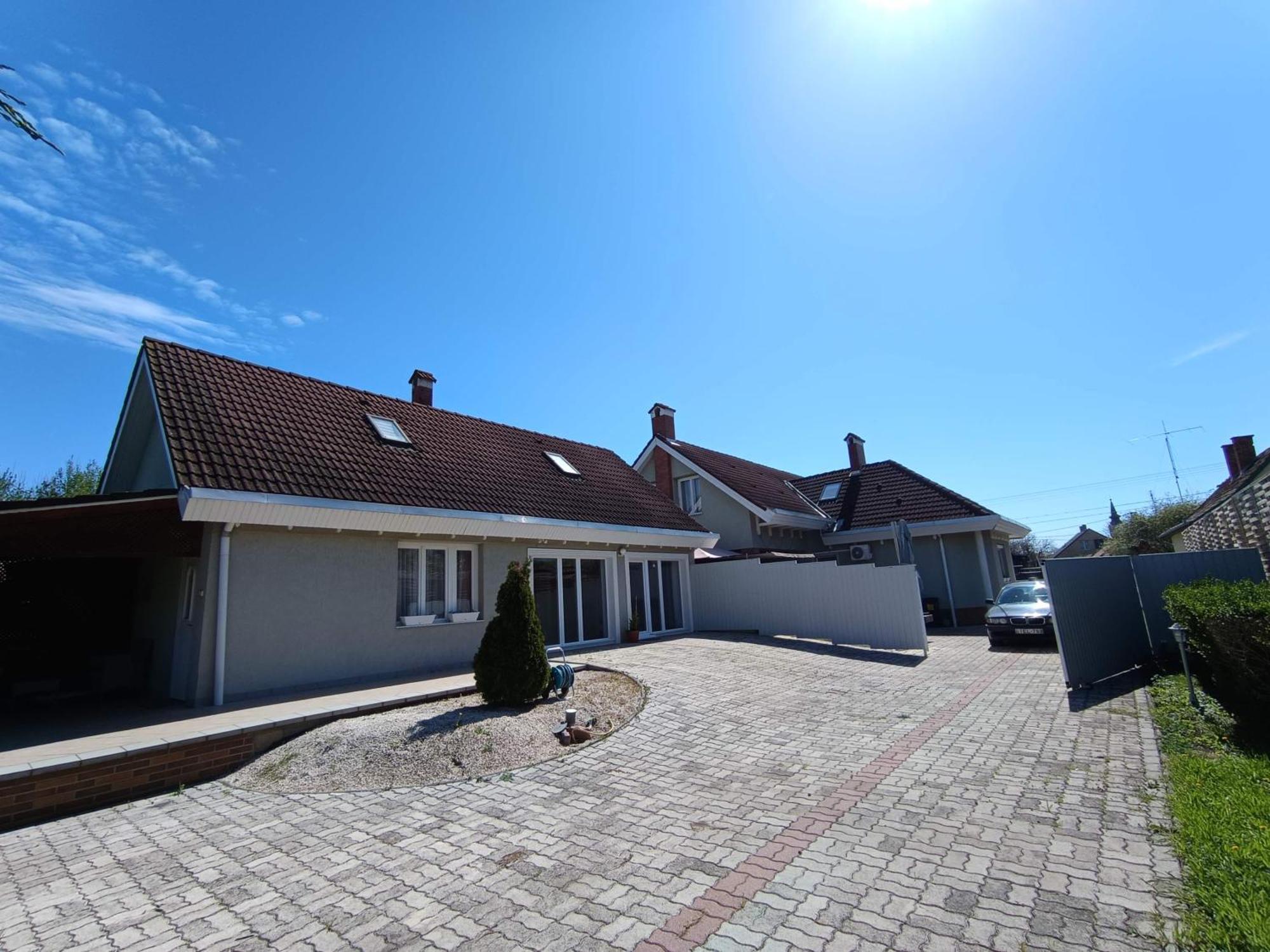 Nikolux Apartman Hajdúszoboszló المظهر الخارجي الصورة